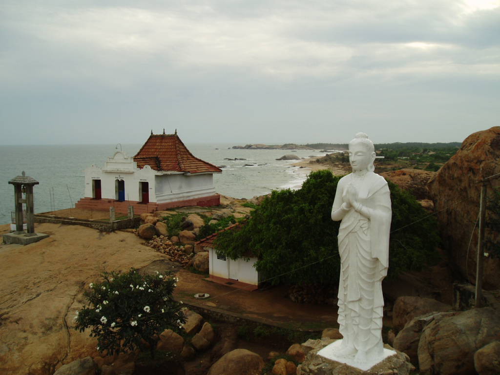 2004年12月に撮影したスリランカの海辺の風景